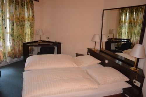 Hotel Am Theater ชเวทซิงเงน ภายนอก รูปภาพ